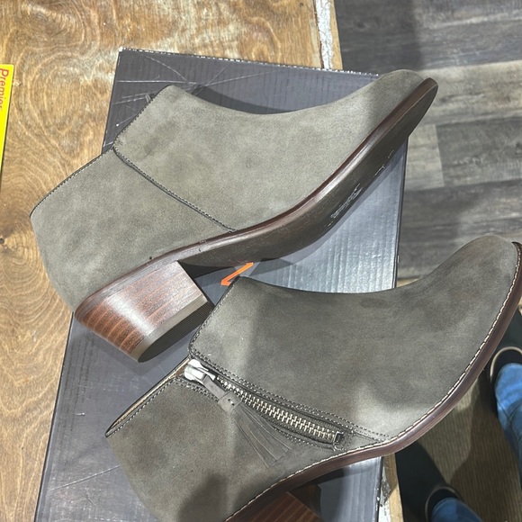 Joy Serena vionic Boot - Picture 5 of 5